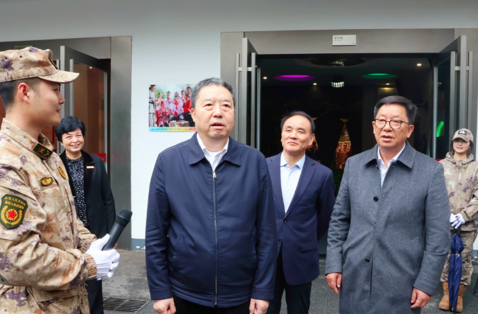 毛万春在湖南信息学院调研