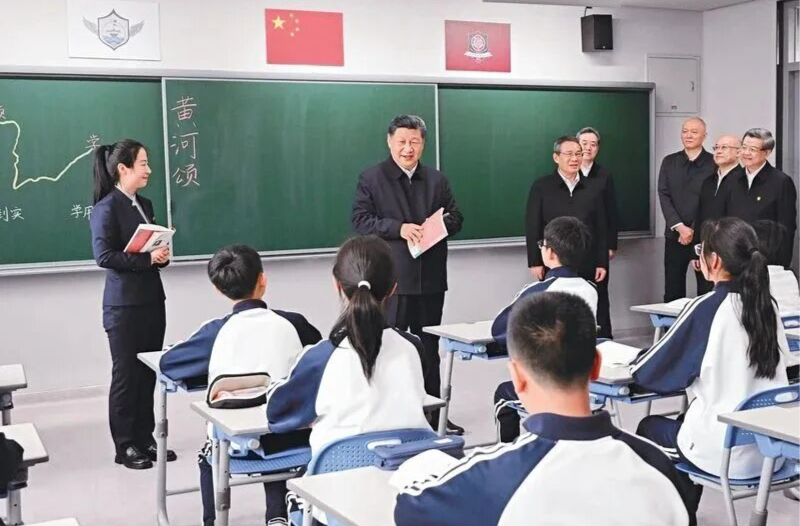 习近平：推动全民阅读，建设书香社会