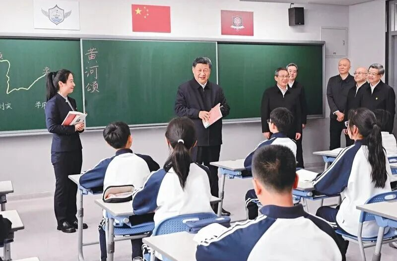 习近平：推动全民阅读，建设书香社会