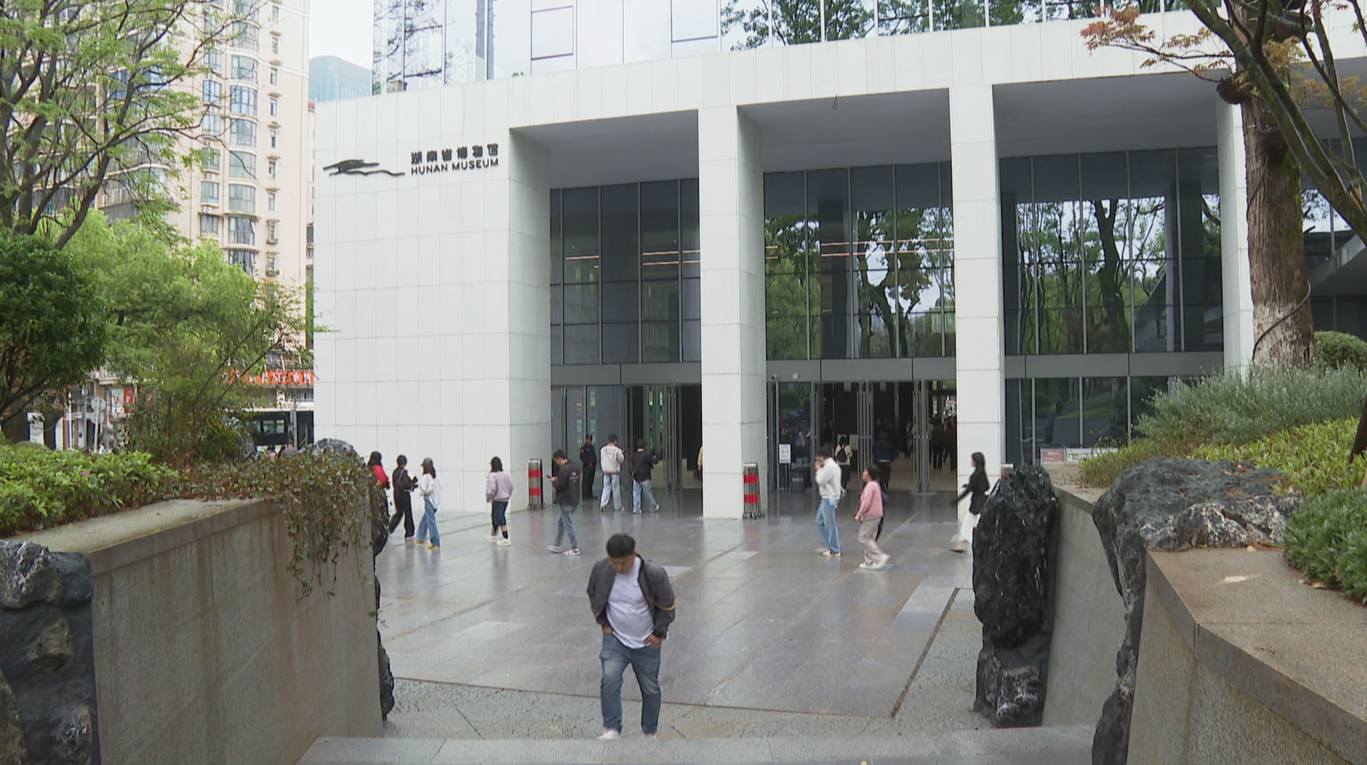 馆园“牵手”开放 省博与烈士公园实现无缝连通