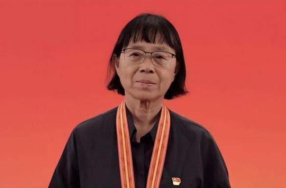 张桂梅《人民日报》撰文：不论什么时代，读书能立心、能安身