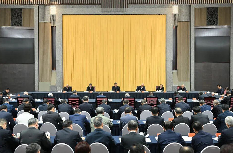 习近平在加强基础研究座谈会上强调 以更大力度更实举措加强基础研究 进一步打牢科技强国建设根基