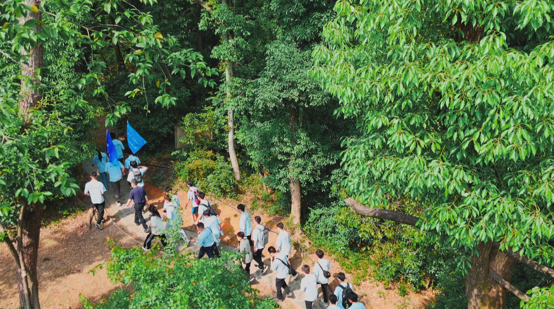 健康第一“湘育”未来：打造行走的育人课堂 岳麓山三校联动发起高校登山季