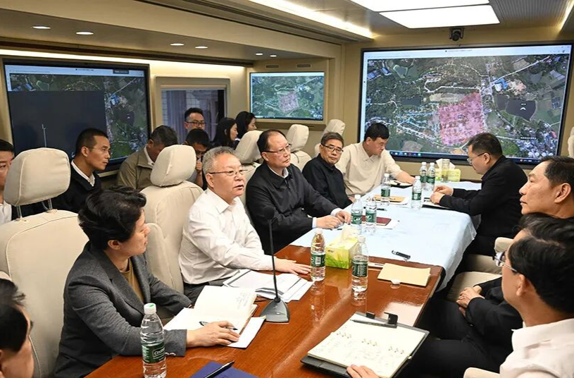 沈晓明毛伟明赴浏阳市指挥调度烟花厂爆炸事故救援工作