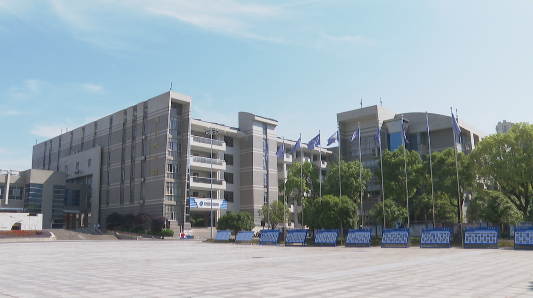 1500余名学子走进长沙市周南中学 提前感受高中生活