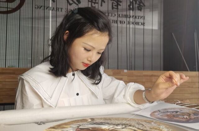 手上的极限分寸，她练了18年 ——记全国五一劳动奖章获得者彭娟