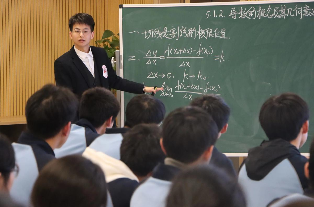 营造张弛有度的校园生态