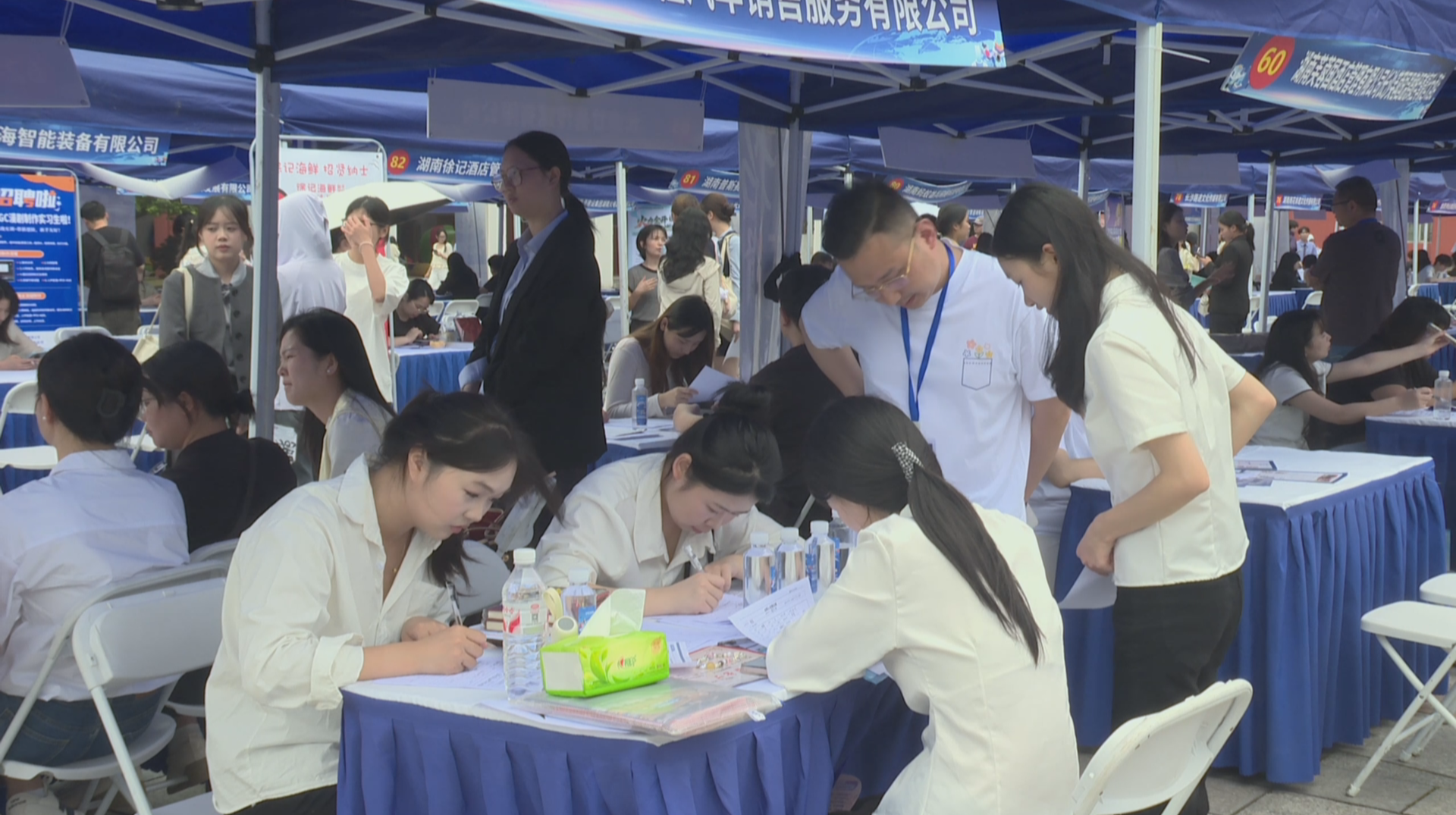 校友带岗回母校 助力学弟学妹“职”通未来