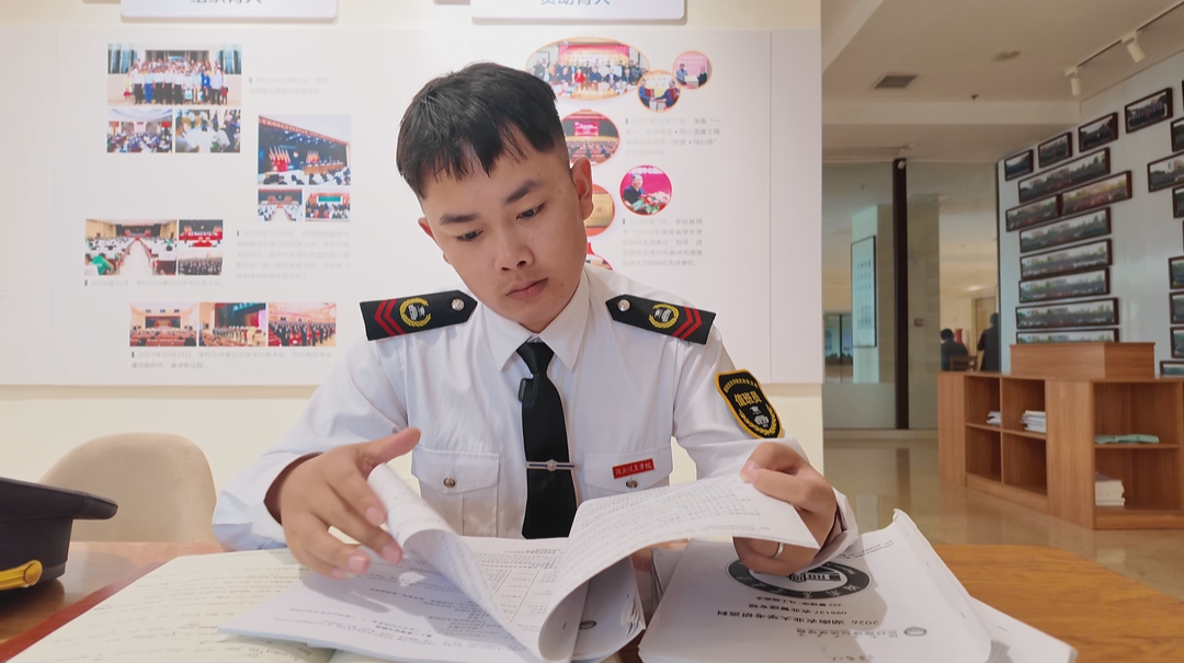 励志！湖南高校保安小哥考上研究生