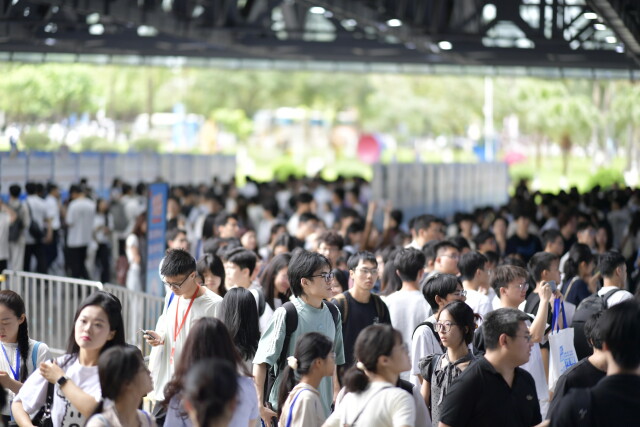 湖南赴粤揽才，以“含新量”圈粉青年  ——“智汇潇湘 才聚湖南”广州站专场招聘活动现场见闻