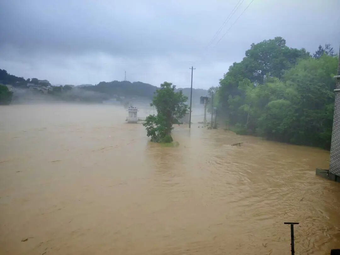 常德市石门县遭遇极端强降雨 安全转移群众1.6万余人