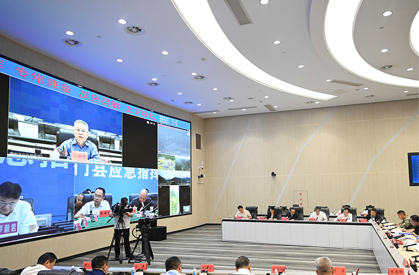 沈晓明在省应急指挥中心调度常德市防汛救灾工作