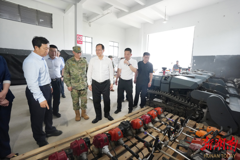 毛伟明以明察暗访方式在岳阳市检查防汛救灾工作