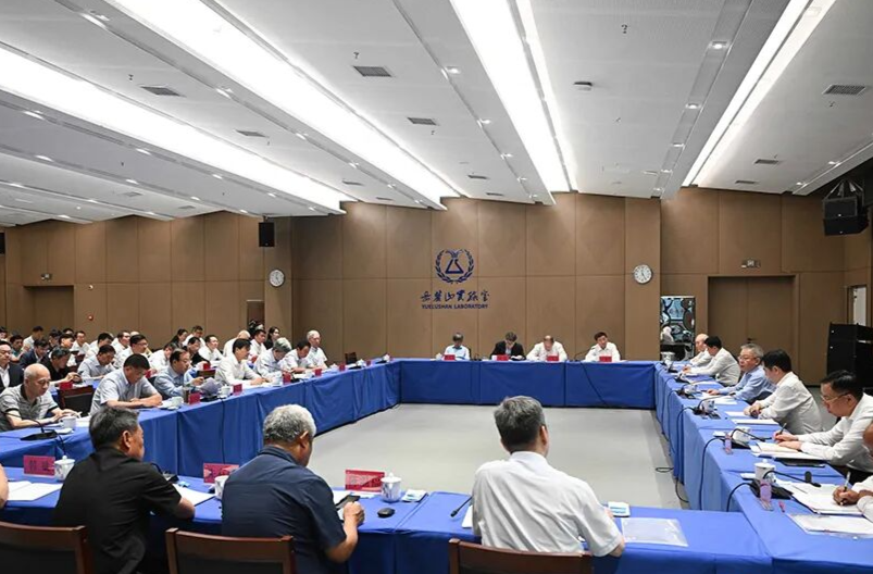 学习弘扬袁隆平科技创新精神暨杂交水稻高质量发展座谈会召开 沈晓明出席并讲话