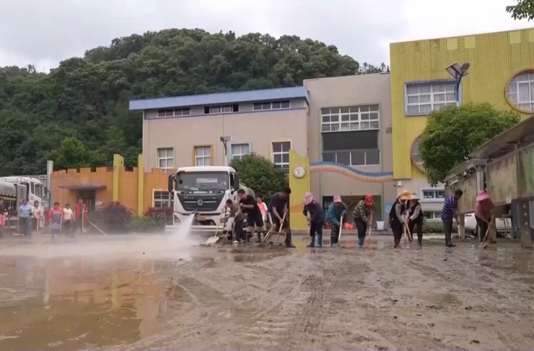 湖南石门强降雨停止 中小学即将复课