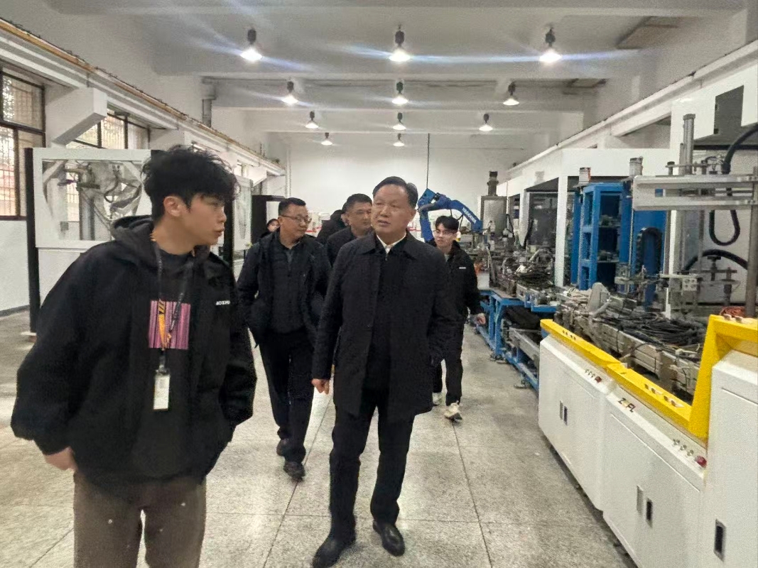 校长史明清带队赴博众精工株洲培训基地看望首届"现场工程师"班学子