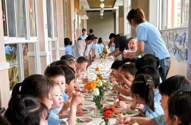 四季豆不进幼儿园厨房！“科技配料”全面下线！今起法律为孩童守好“饭碗”！