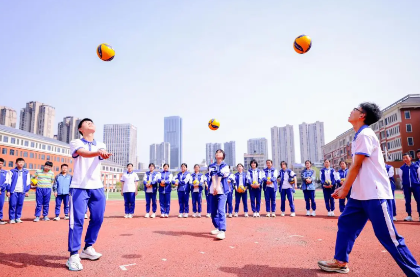 湖南：让学生“走出教室、动起来、乐起来”