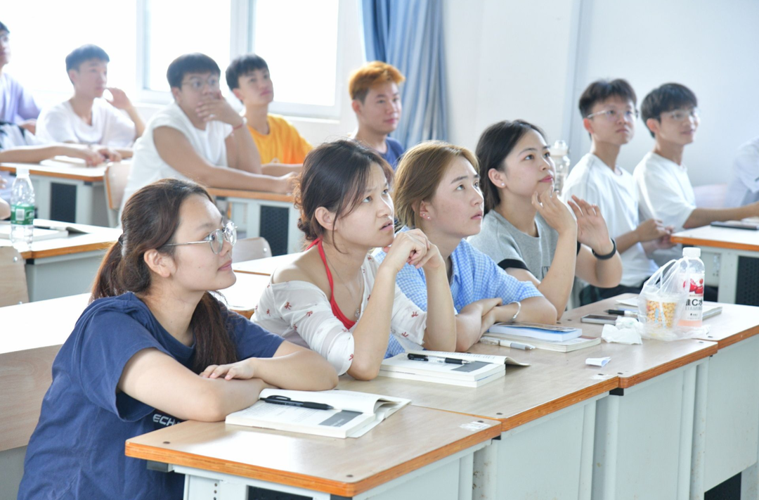 大学允许你换跑道，但不会替你跑