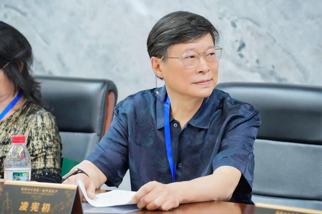 四十余年弦歌不辍 一辈子琴心育人