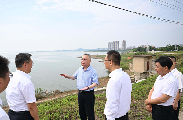 沈晓明赴岳阳市调研并参加省人大代表小组主题活动