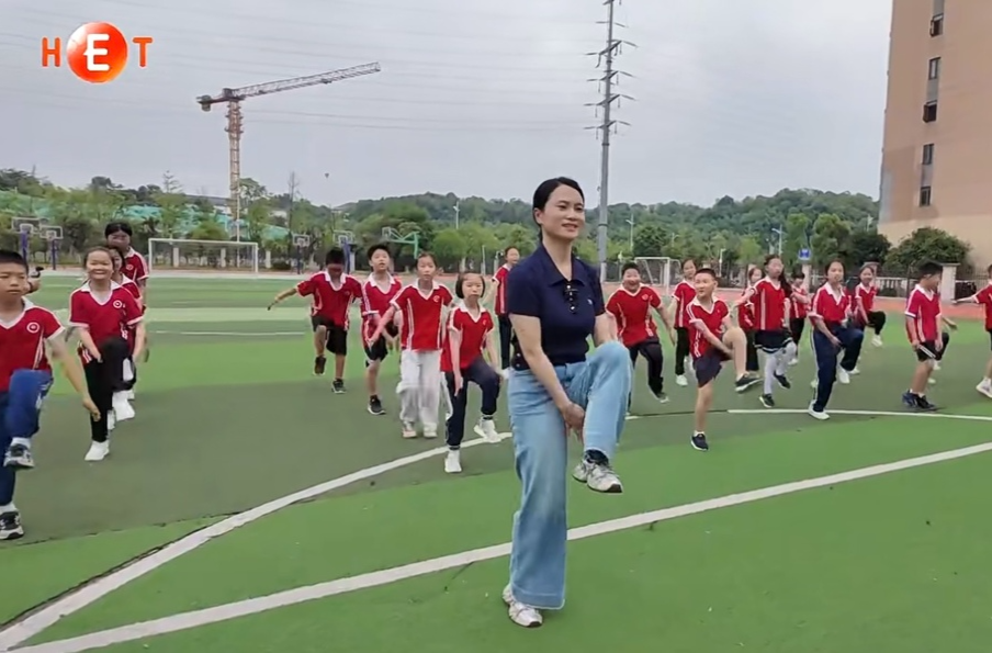 健康第一 “湘育”未来：校长当“头号玩家” 带着孩子挑战100种运动游戏