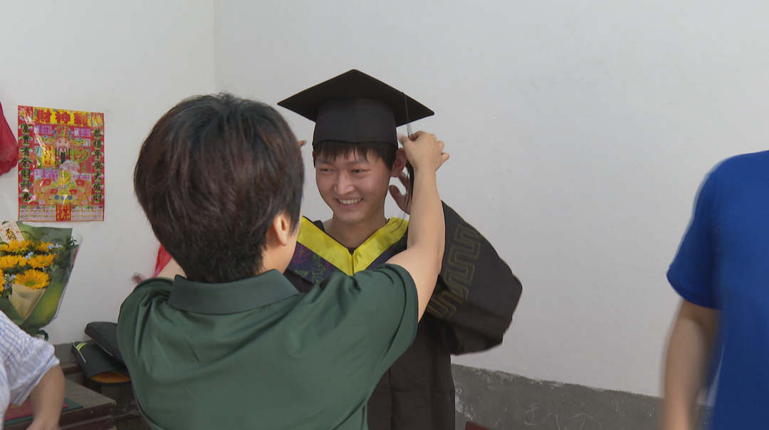 毕业典礼搬到家门口 长沙理工大学学子抗癌两年圆梦毕业