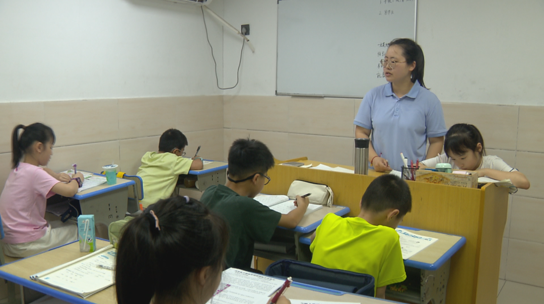官方“爱心托管班”集中开班 助力上班族破解暑期“带娃难”