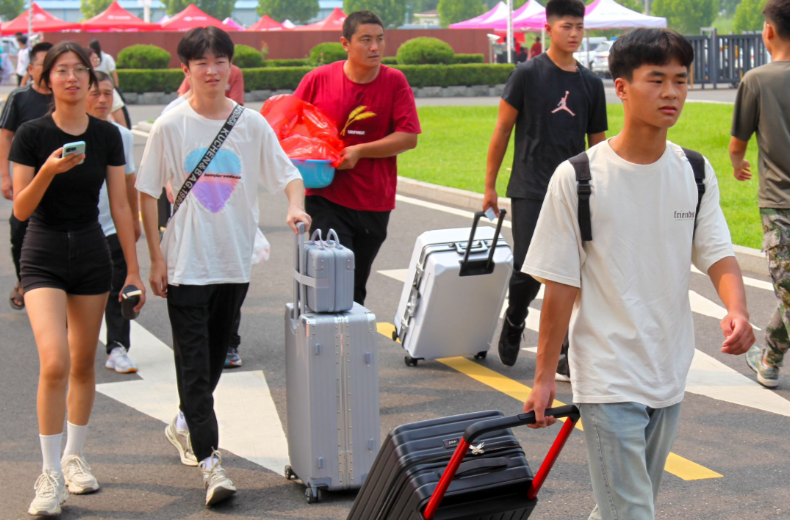 教育部回应近期受灾大学生入学就学问题：上学有困难，找学校！