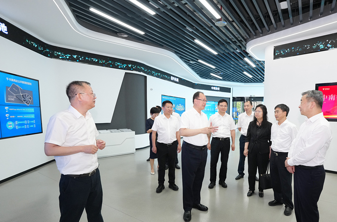 毛伟明在长沙调研算力建设情况