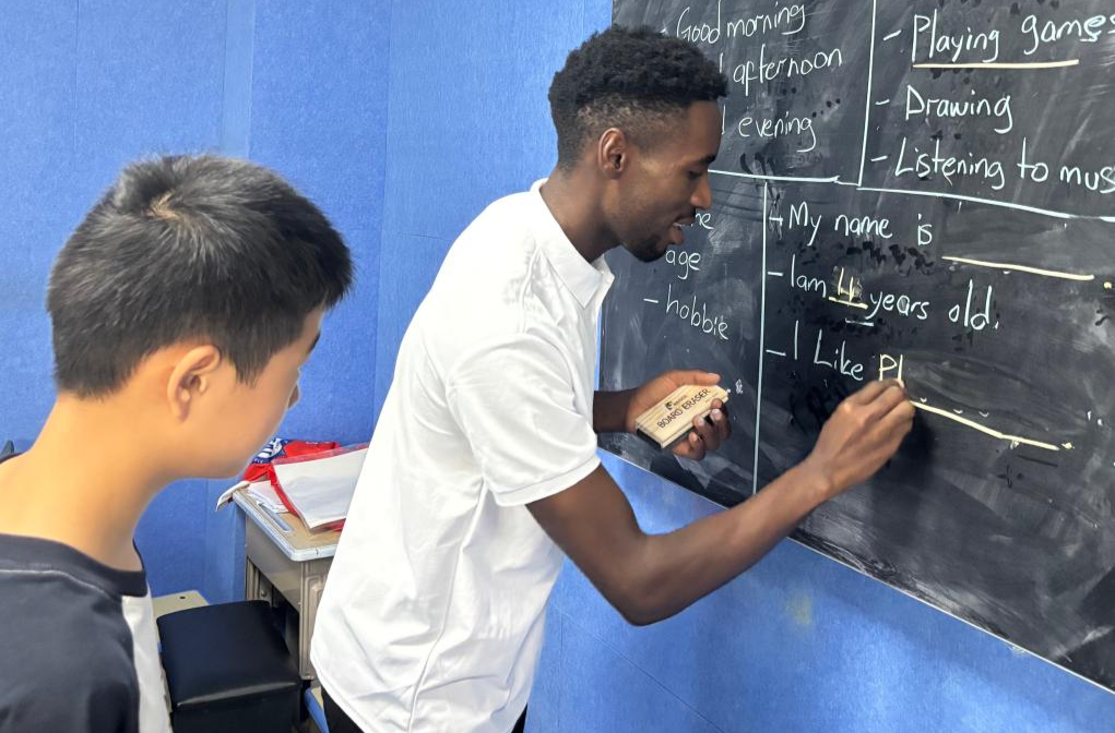 乡村学校来了英语外教：一山老师，明天还来吗？