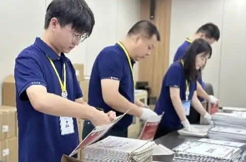 快看！大学录取通知书还能这么用！