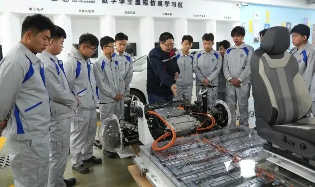 加油！让教育涵润出彩人生