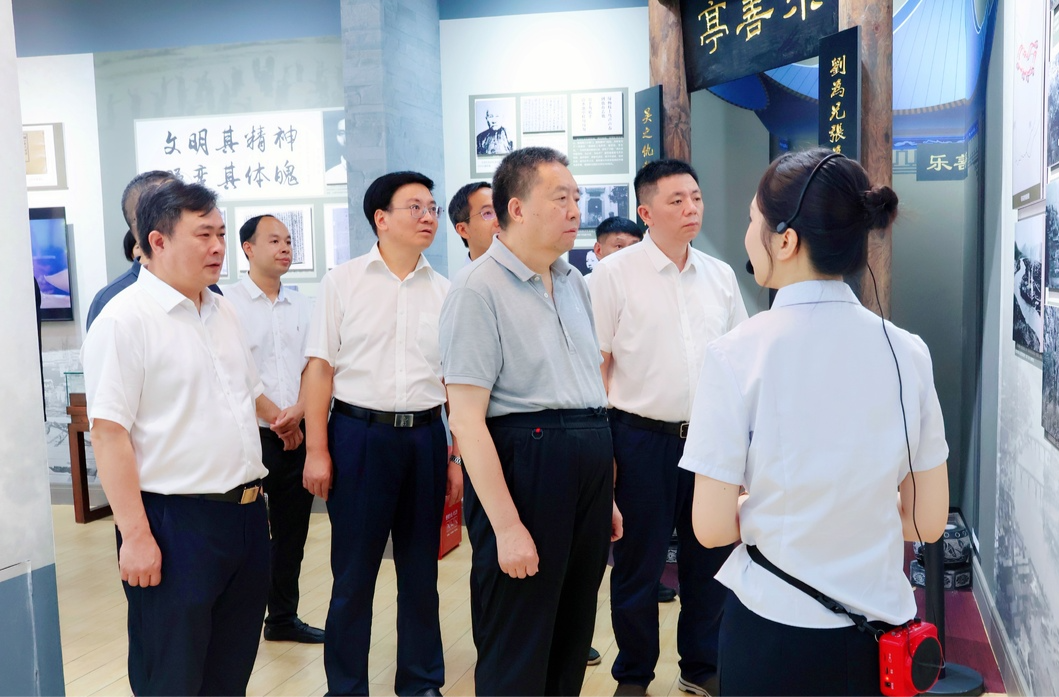 毛万春在娄底市调研