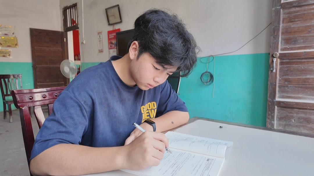 湘窖·我的大学梦:自律赢未来 18岁农村男孩圆梦清华