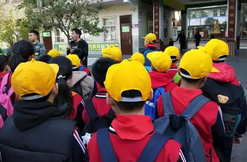 莫要盲目追捧高价研学