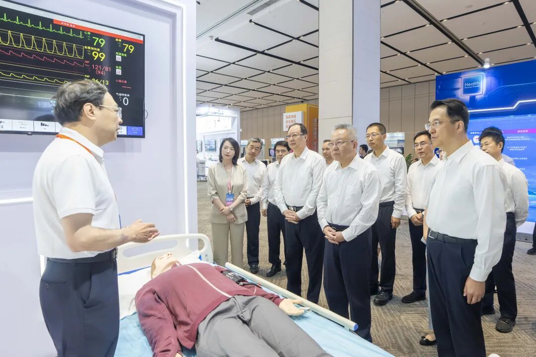 2026全国医学模拟人和健康传感器智能感知大赛颁奖大会暨成果交流展在长沙举行
