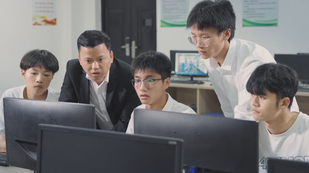 行业观察:AI人才缺口约500万人 湖南高校如何破局?
