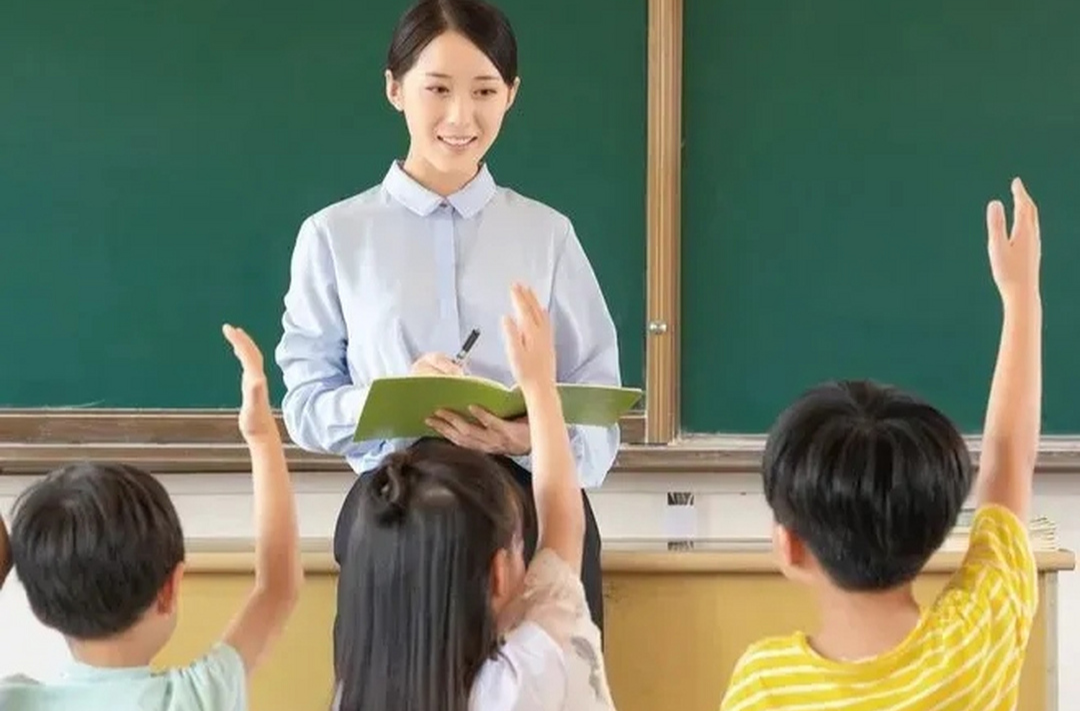 教育时评：教育家精神绽放在每个三尺讲台