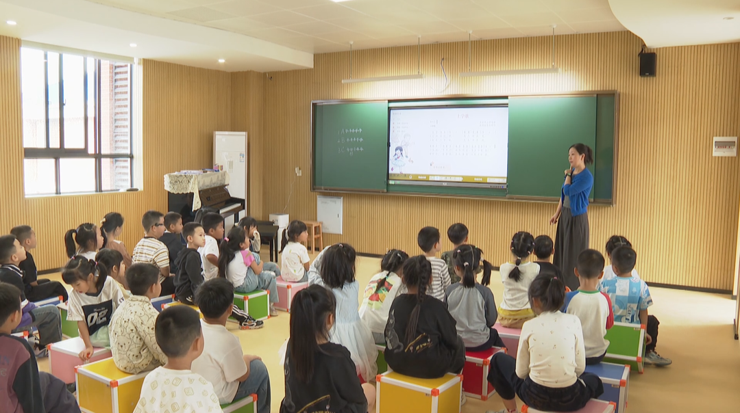 记者观察：班额做“减法” 育人质量如何做“加法”？