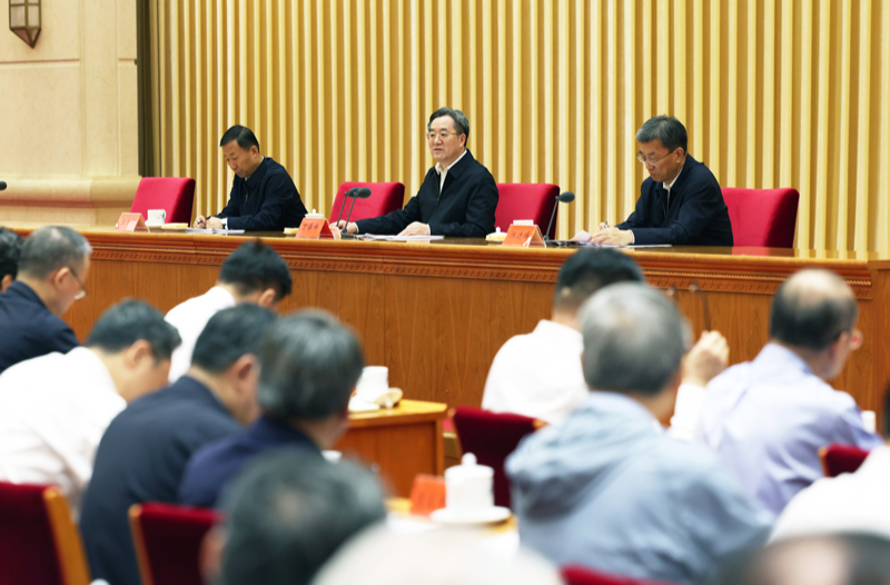 丁薛祥在全国教材工作会议上强调 紧紧围绕立德树人根本任务 加快构建中国特色高质量教材体系