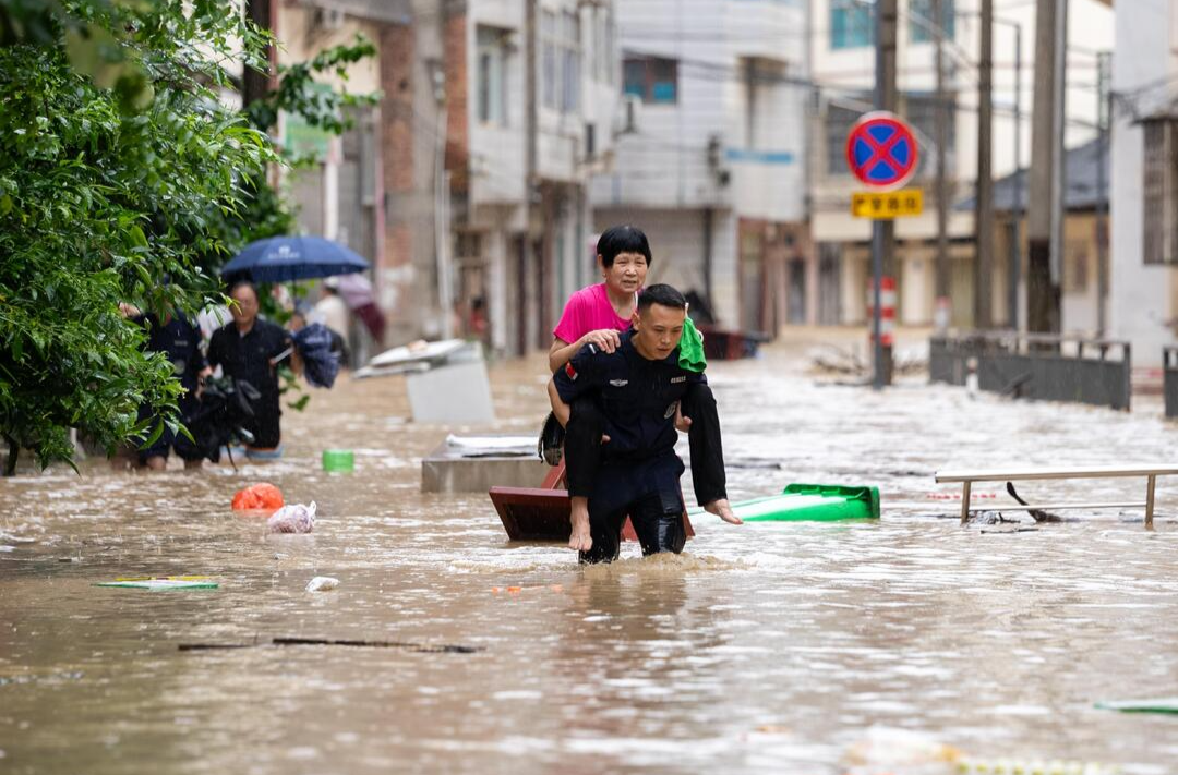 始终把人民生命安全放在首位