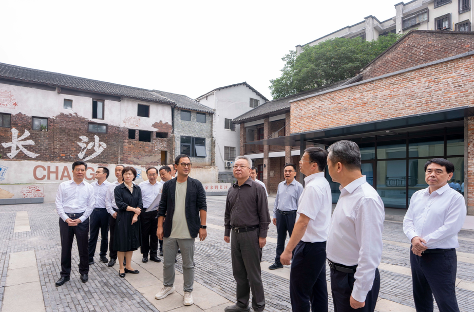 沈晓明调研城市更新工作