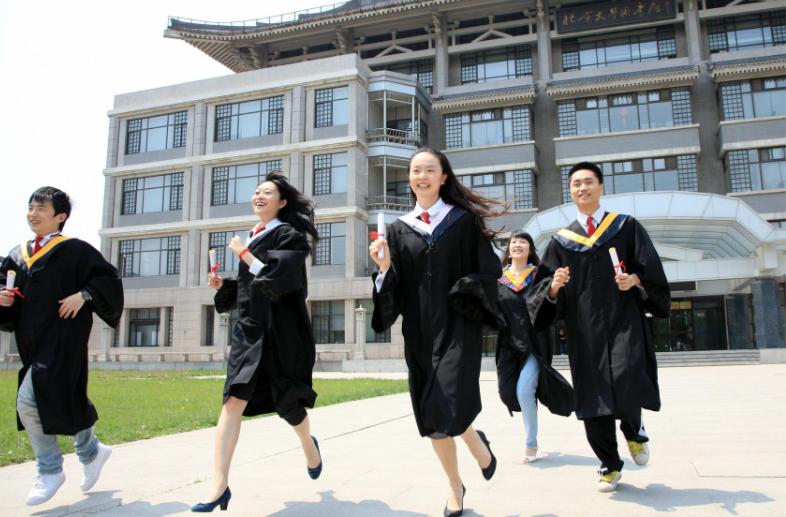 教育部：我国接受过高等教育的人口达2.7亿