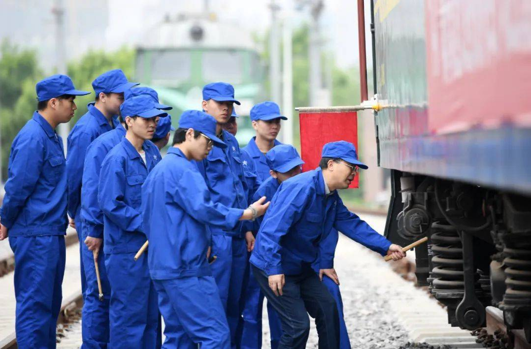 让职业教育更好“看见”变化中的职业世界