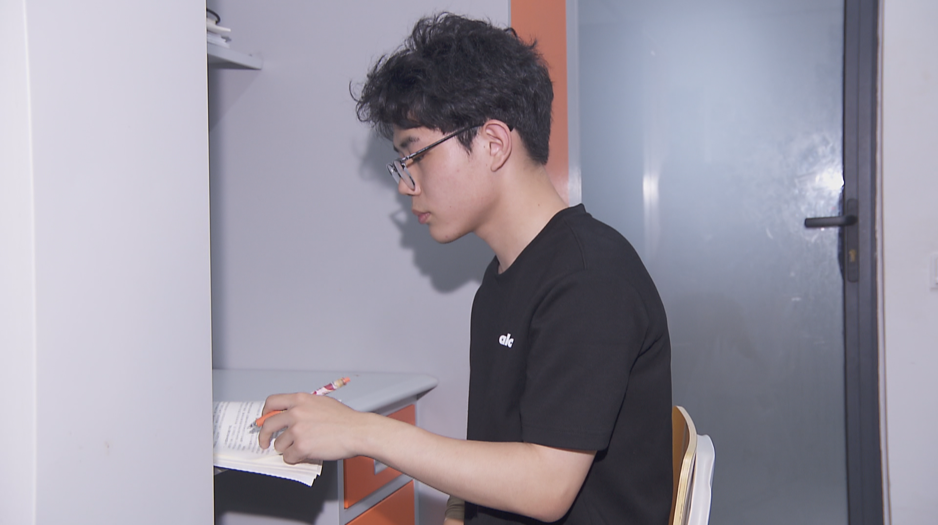 开学季：暖心护航励志新生张继召