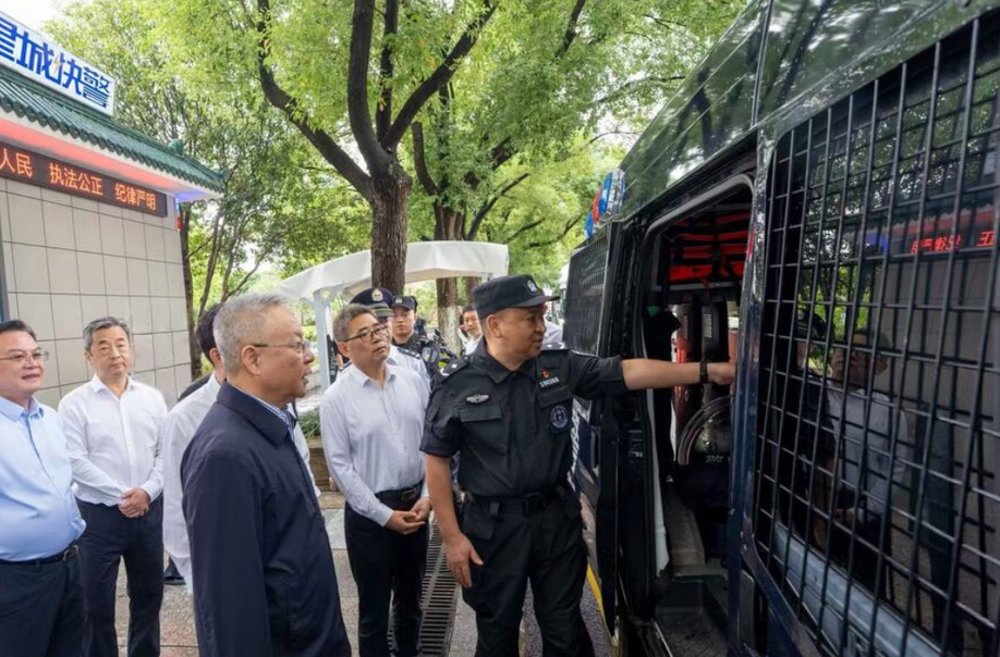 国庆假期第一天，沈晓明调研督导节日保供和城市运行安全情况