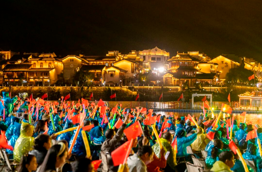 国庆假期第二天，湖南接待游客1294.96万人次