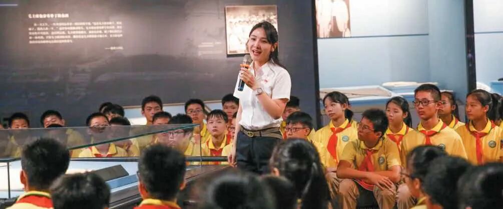 纪念中国工农红军长征胜利90周年！“十步芳草”，唱响红色青春