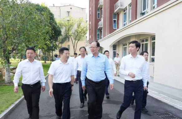 毛伟明在长沙调研重点民生实事进展情况